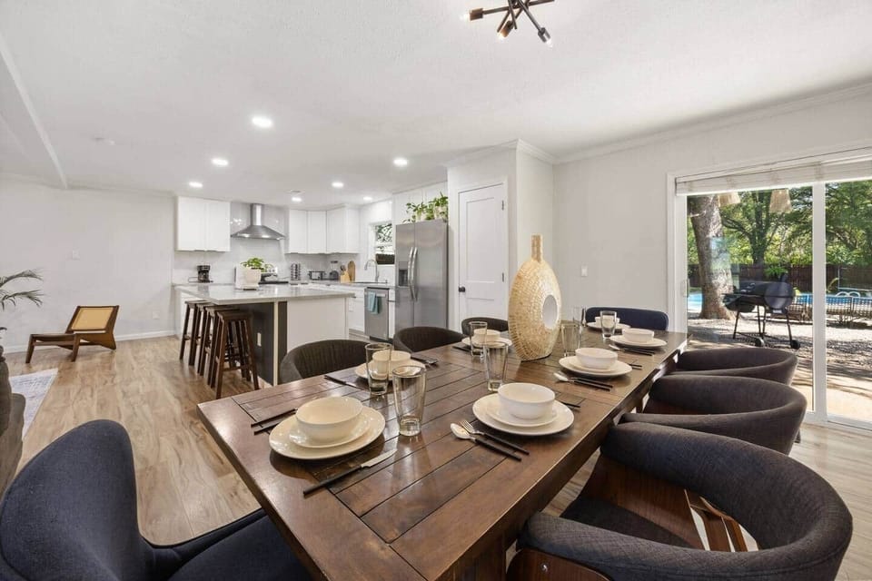 Dinning table