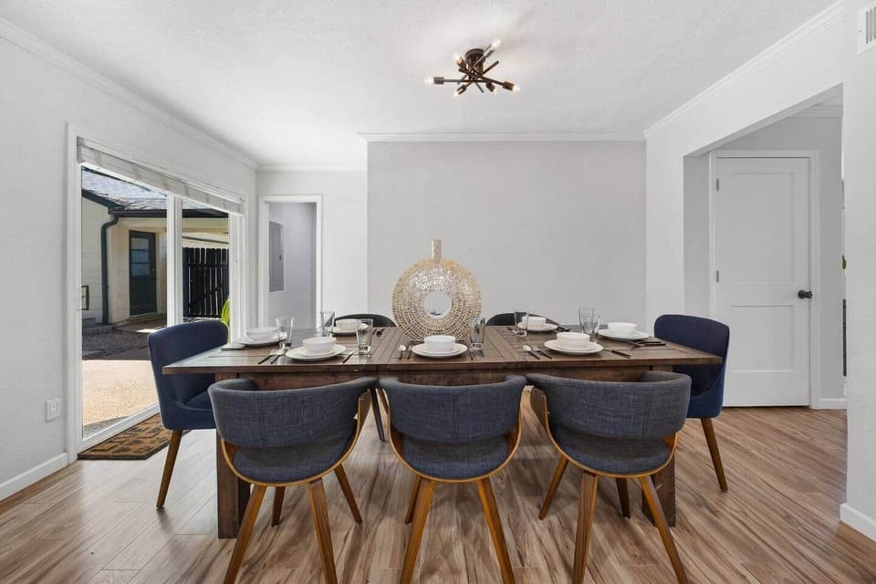 Dinning table