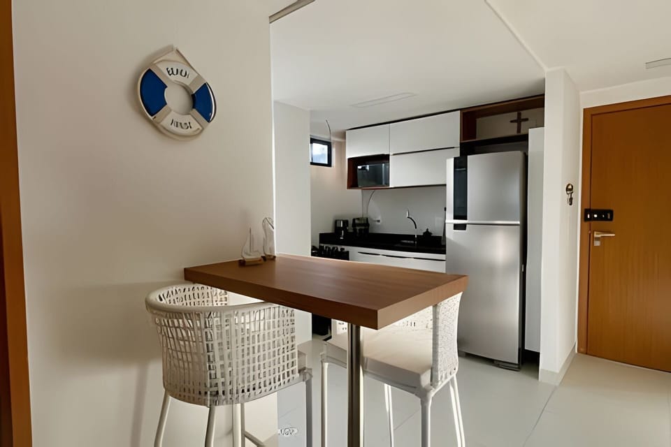 Superior Apartment | Private kitchen | Fridge, cookware/dishes/utensils