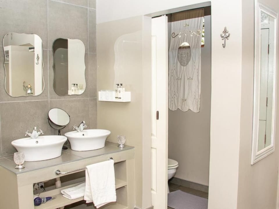 Superior Double Room | Bathroom