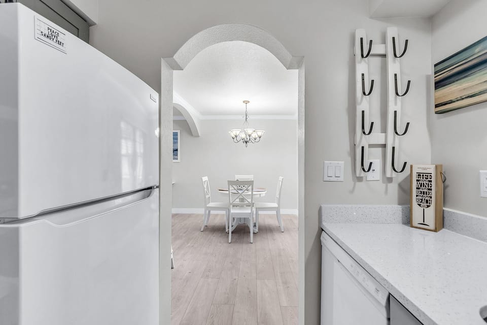 Condo, 1 Queen Bed with Sofa bed (Barefoot Beach Resort A105) | Interior