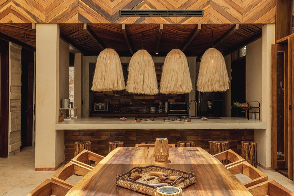 Family Villa, 5 Bedrooms | Dining