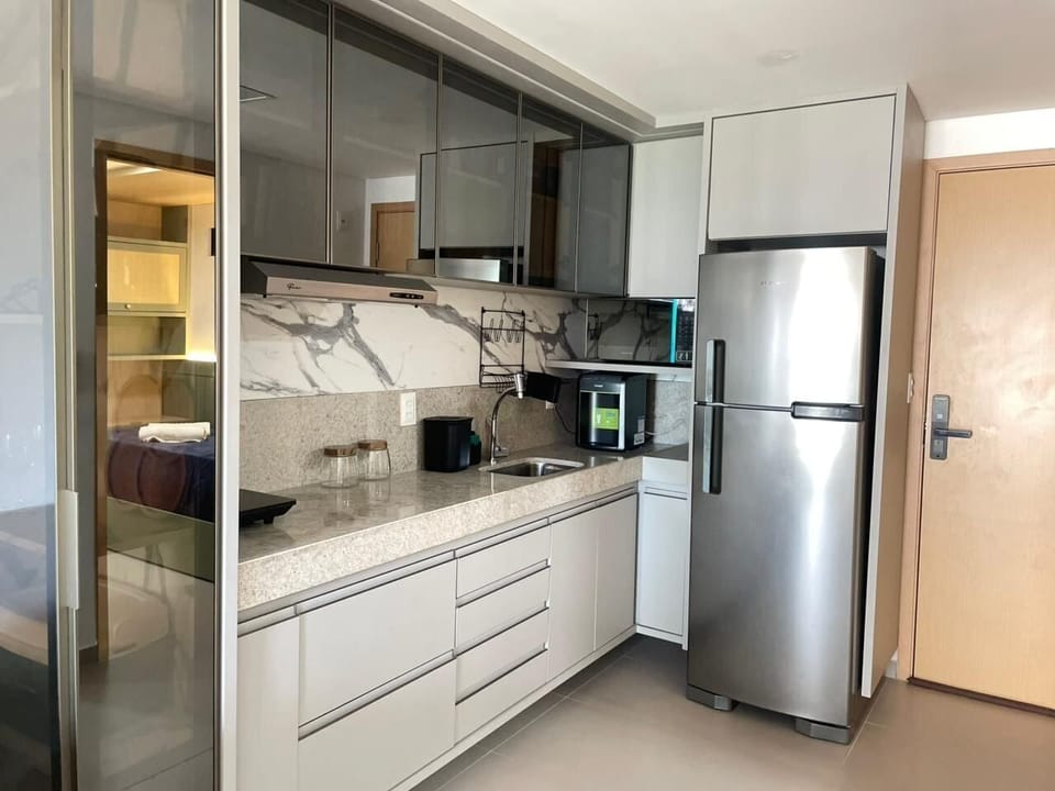 Superior Apartment | Private kitchen | Stovetop, cookware/dishes/utensils