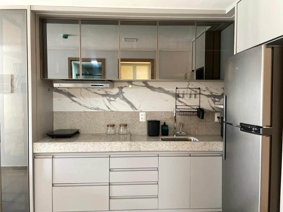 Superior Apartment | Private kitchen | Stovetop, cookware/dishes/utensils