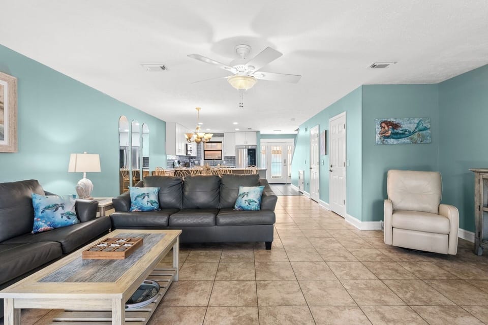 Large, spacious living area with new furniture