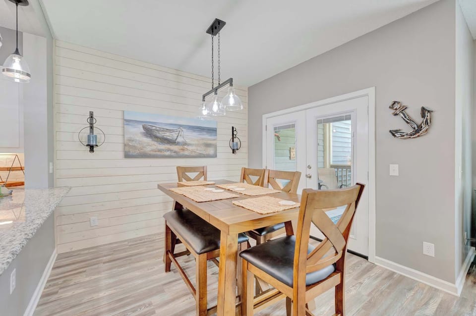 Dining Area for Family Meals 🍽️
