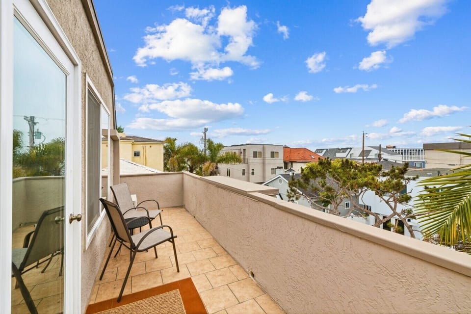 Elevated outdoor terrace —ideal for relaxing in the San Diego sunshine