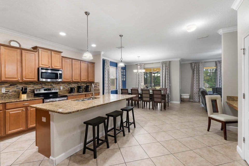 Kitchen  Island Seating / Dining