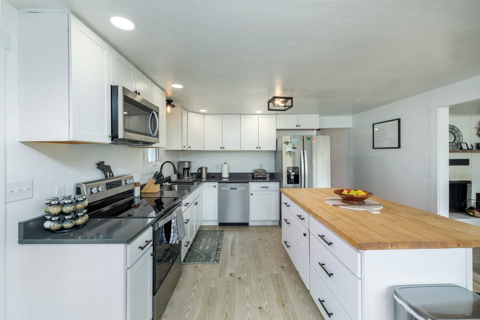 Plenty of storage for all your cooking needs