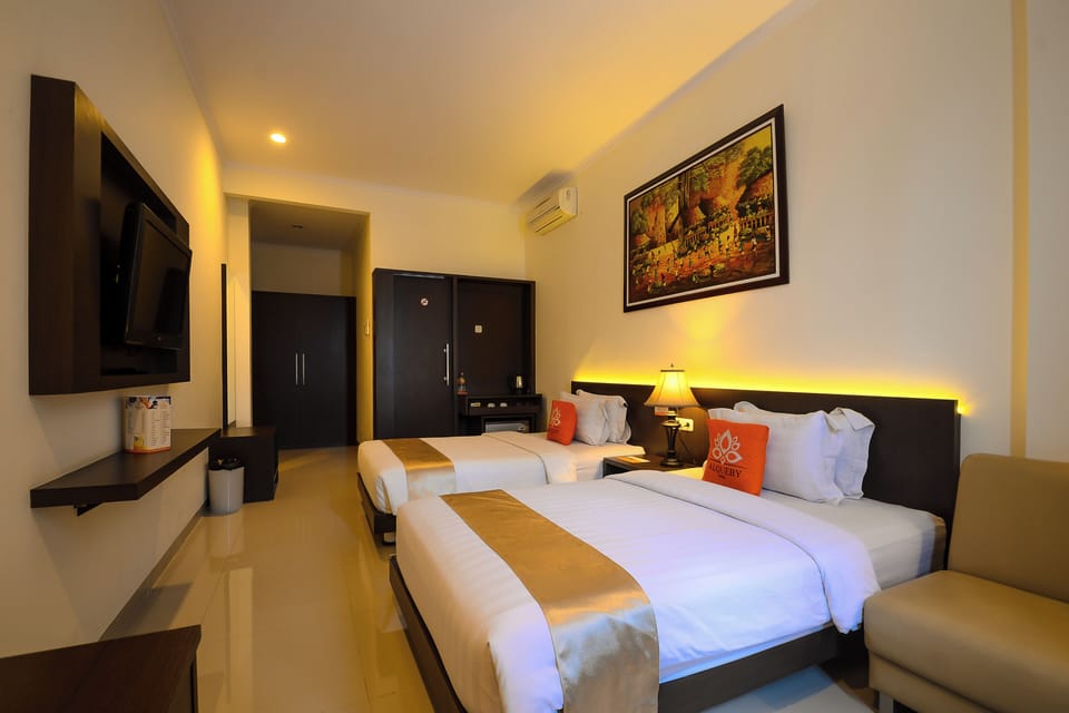 Executive Triple Room | Desk