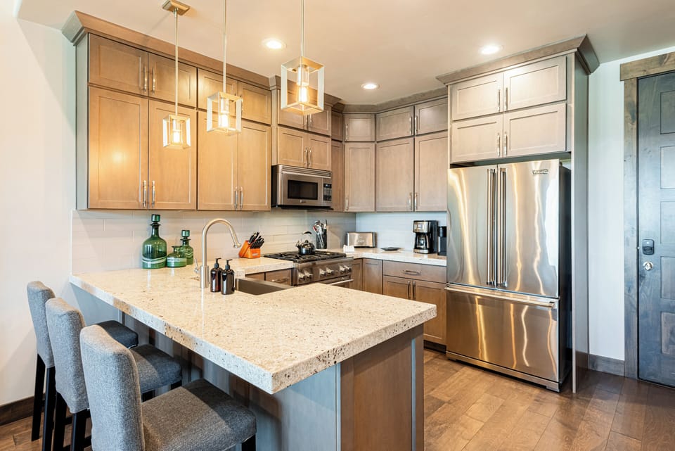Modern kitchen with breakfast bar