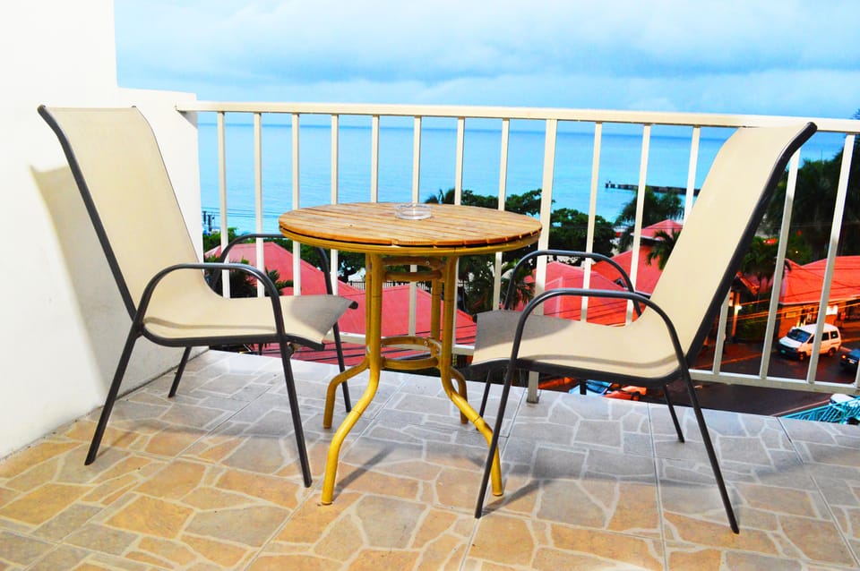 Economy Studio | Premium bedding, in-room safe, iron/ironing board, WiFi (free)