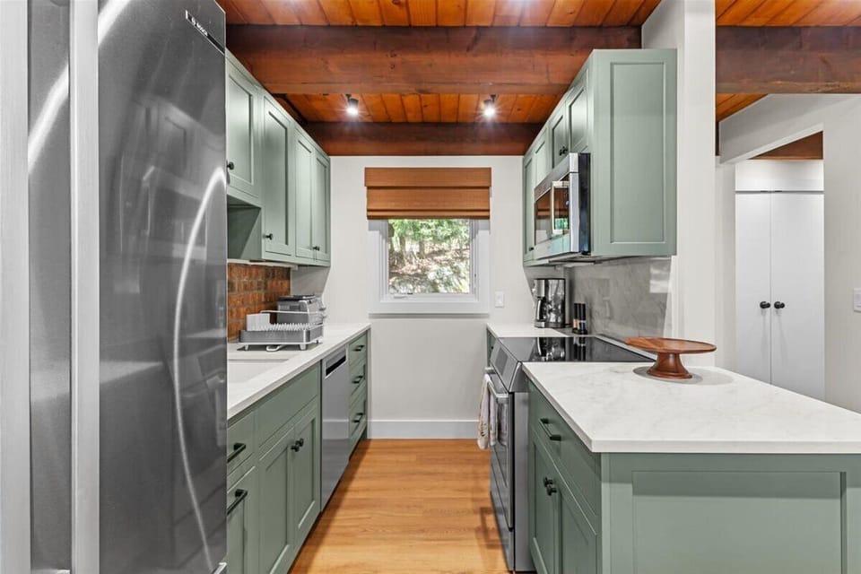 The Fox Hill Nest: 5 Min to Stowe Mtn, Remodeled! (7398)
