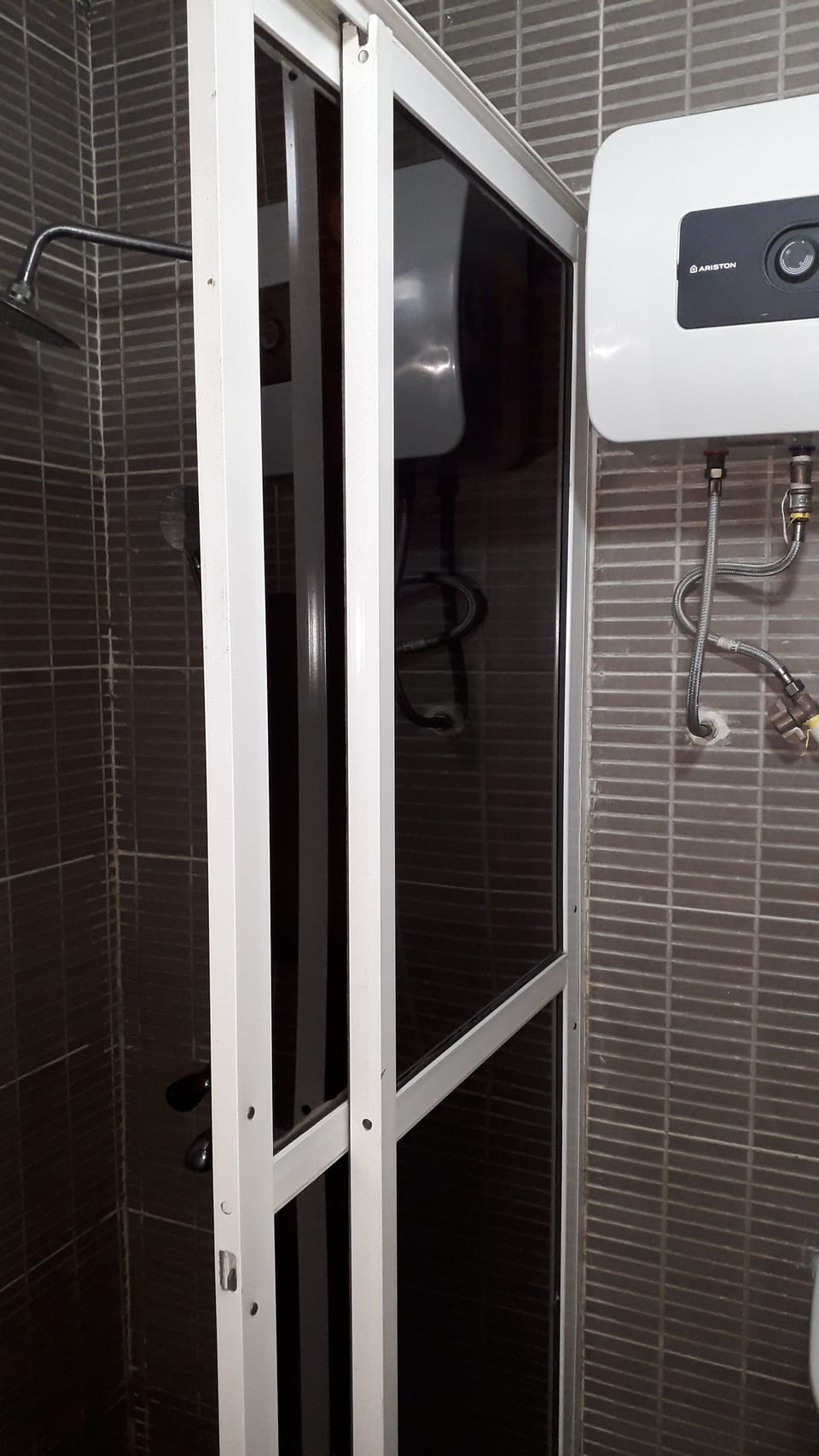 Standard Room | Bathroom | Shower, free toiletries, towels