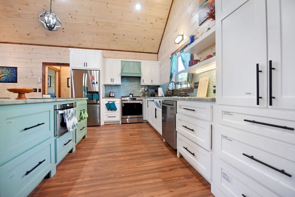 The Deerpath- 4br/3ba -ADA Compliant-Kitchen