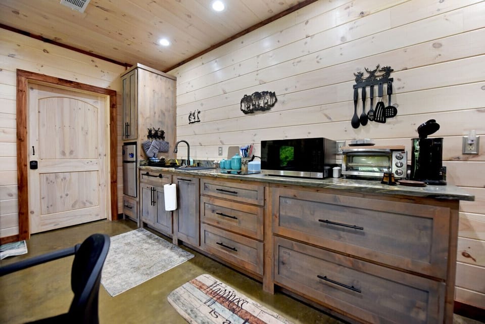 The Deerpath- 4br/3ba -ADA Compliant- Lower Living Area