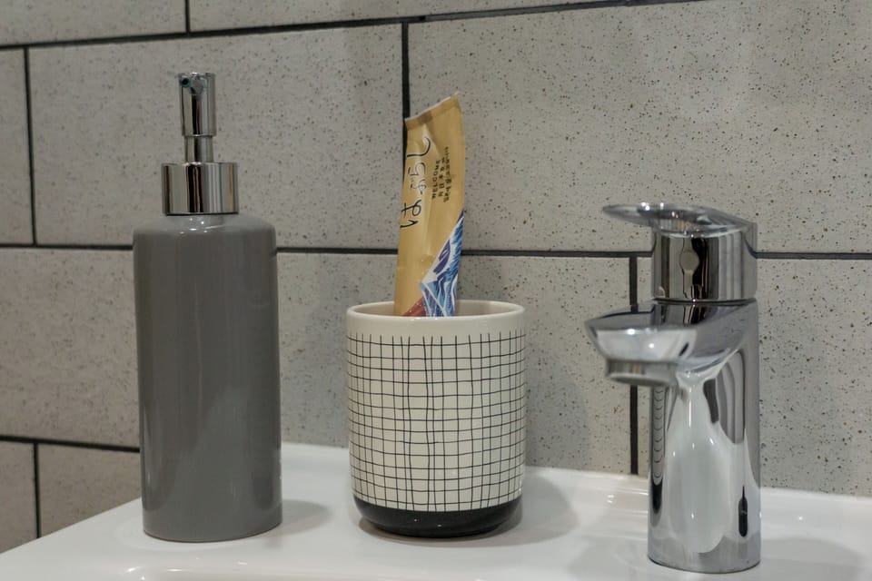 Bathroom amenities