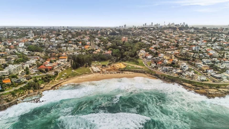 Sydney Coastline: take a stroll on Sydney's iconic Bronte to Bondi coastal walk.