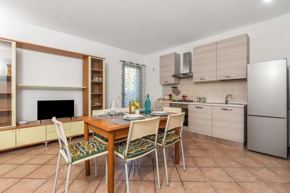 Family Apartment, 2 Bedrooms, Microwave (Le Dimore Del Sole) | Private kitchen