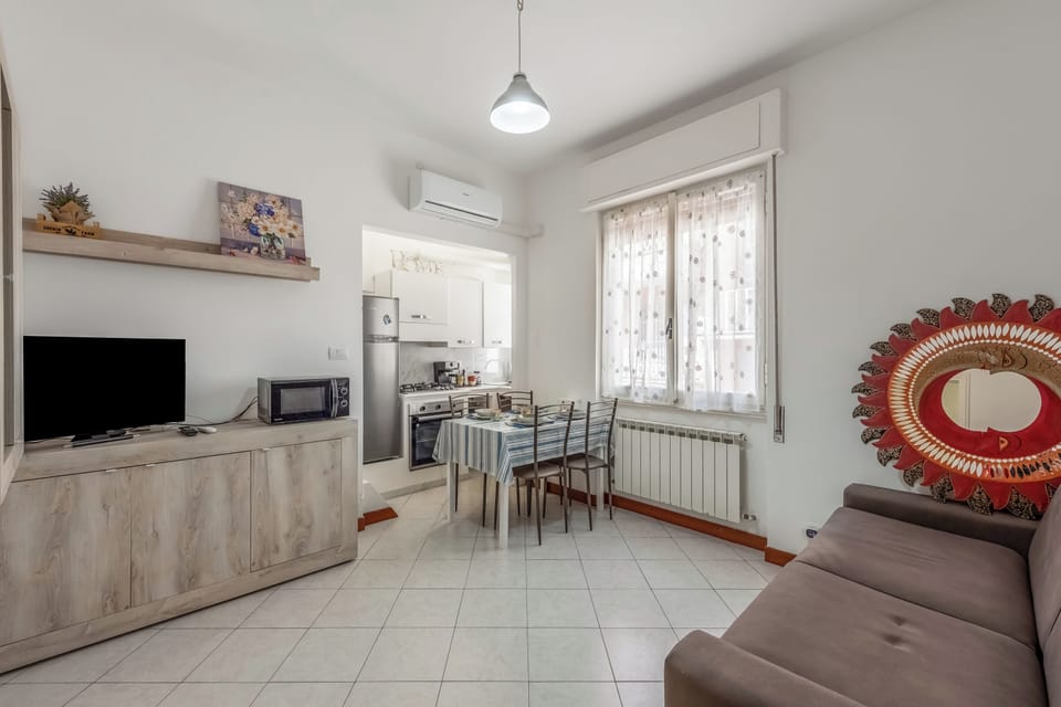 Standard Apartment, Multiple Bedrooms (Casa Tolly Rapallo) | Living area | Flat-screen TV