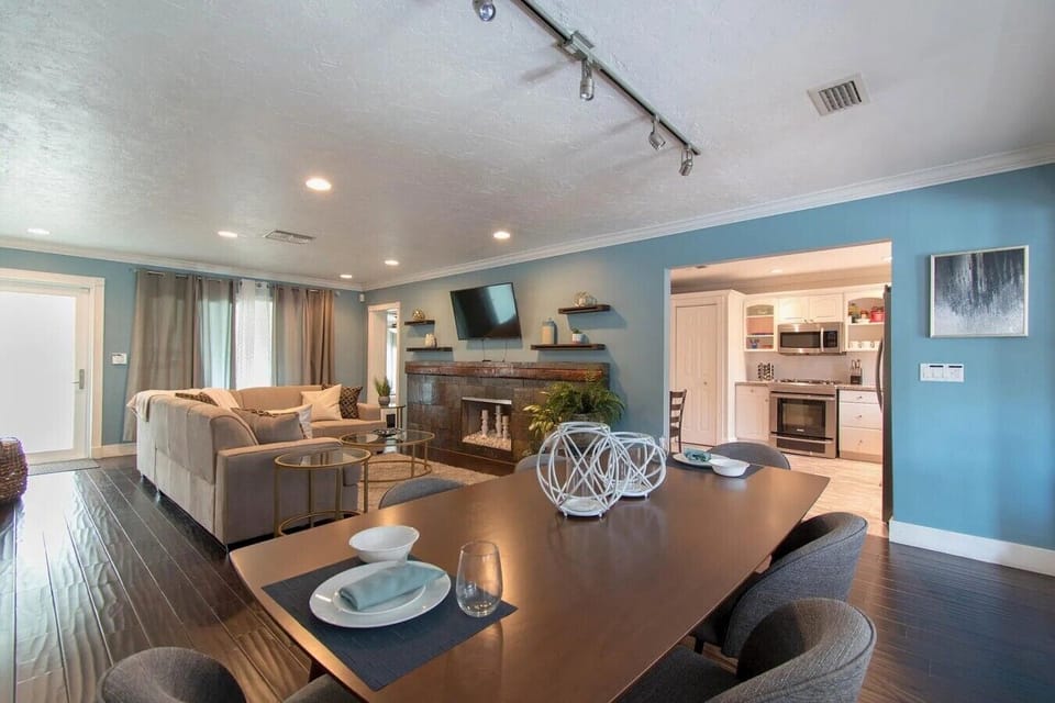 Dining area & Living space