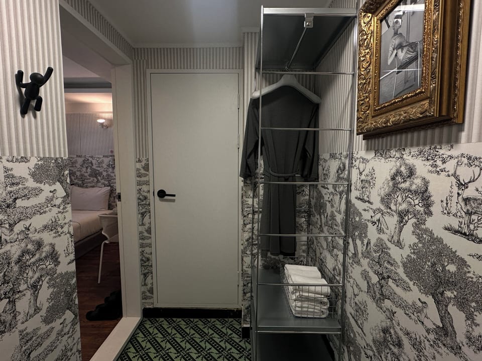 Standard Room | Free WiFi, bed sheets
