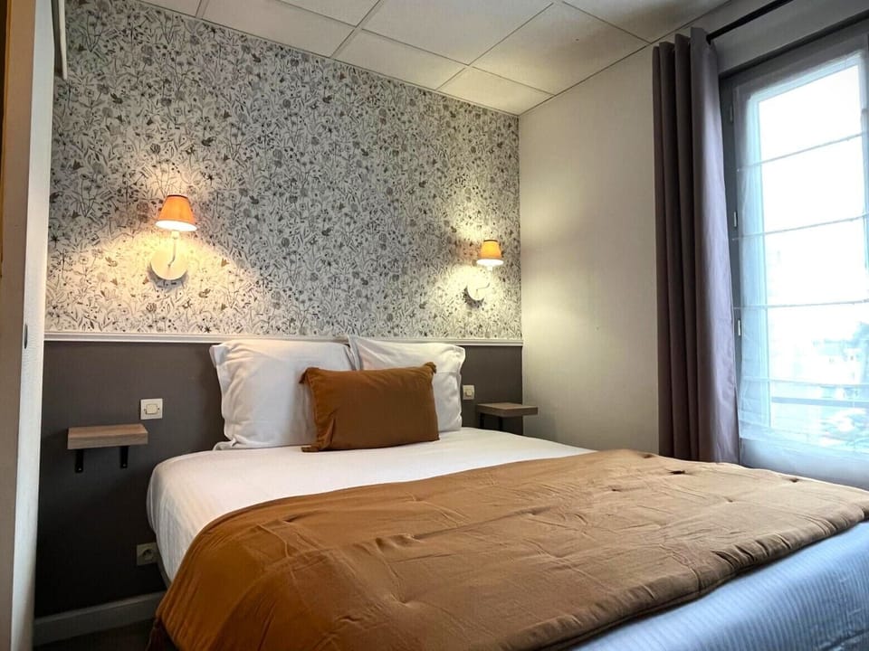Superior Double Room, City View | Iron/ironing board, free WiFi