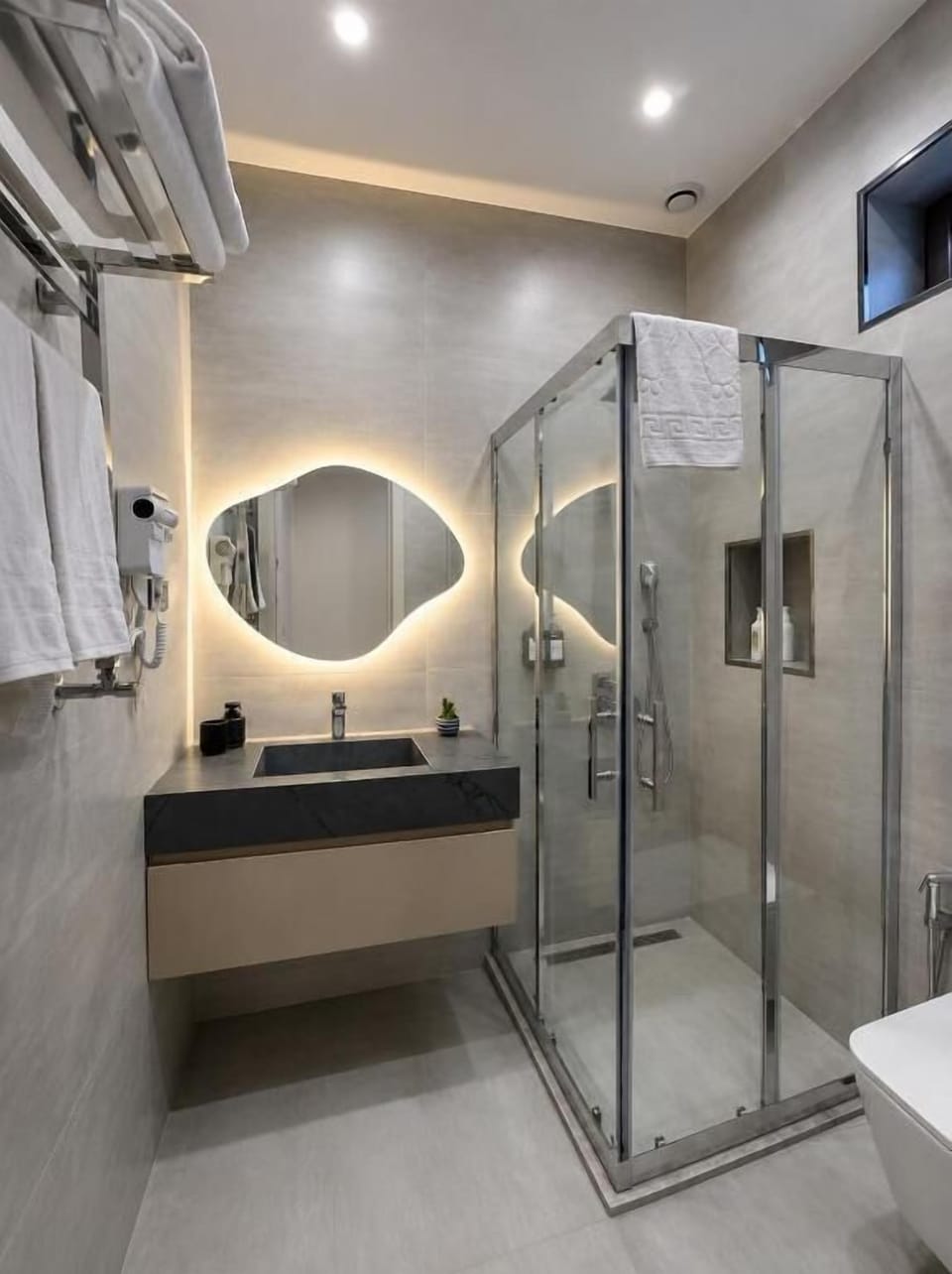 Standard Double Room, Courtyard View | Bathroom | Shower, free toiletries, hair dryer, slippers