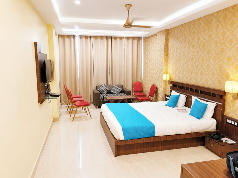 Hypo-allergenic bedding, desk, soundproofing, free WiFi