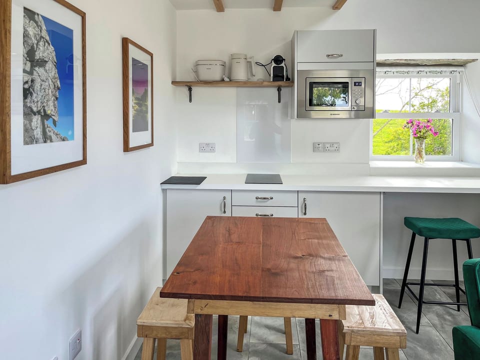 Open plan living space | Landberrick Farm Bothy 2 - Landberrick Farm Bothies, Newton Stewart
