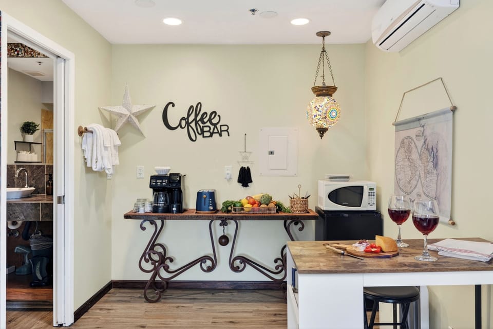 Thoughtfully designed studio living with cozy lounge spaces, a dining nook, and plenty of room to relax after exploring Sedona.