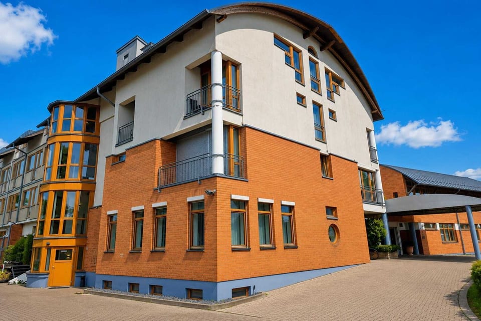Hotel Exterior [summer]