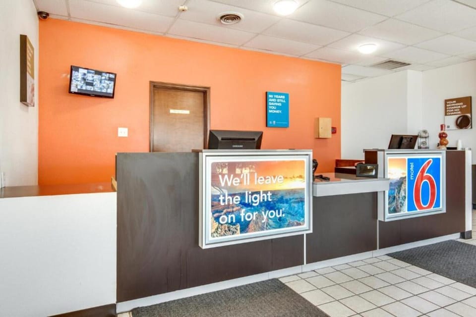Entrance / Reception