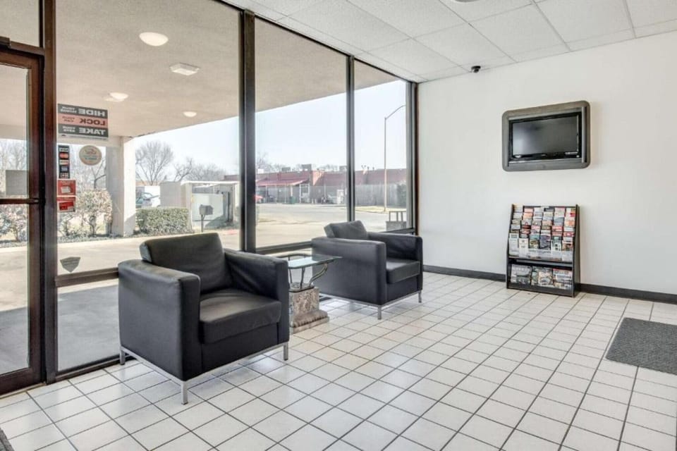 Entrance / Reception