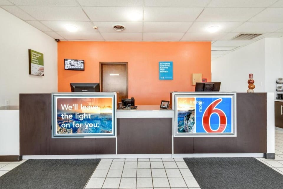 Entrance / Reception