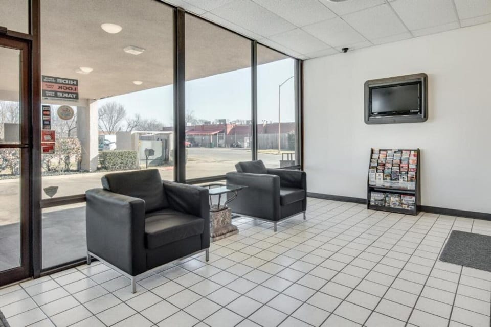 Entrance / Reception