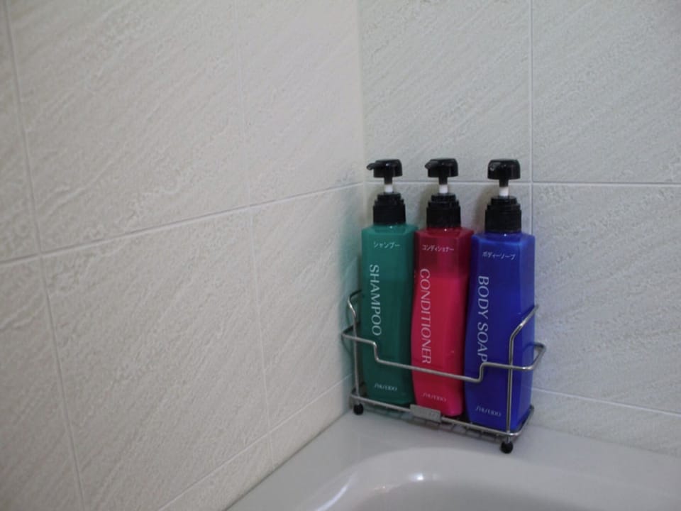 Bathroom amenities