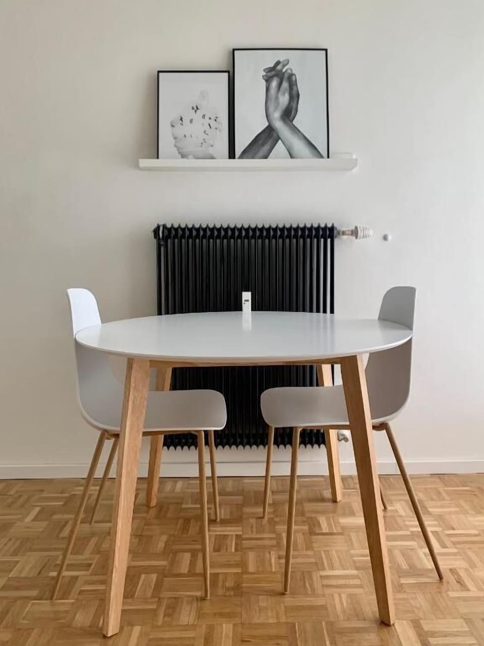 Comfort Studio, 1 Queen Bed, Balcony | In-room dining