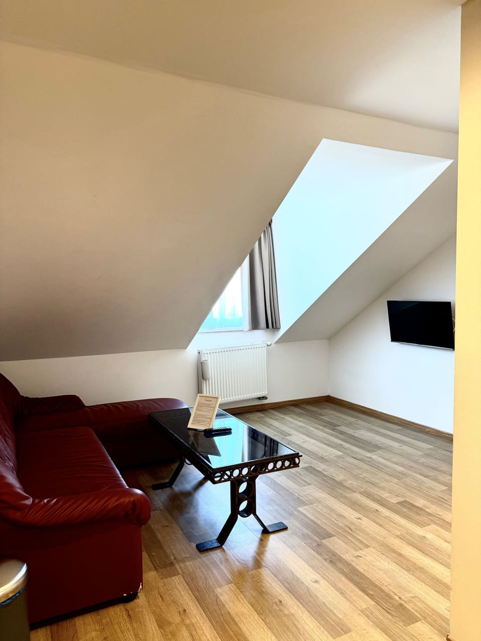 Comfort Quadruple Room | Living area
