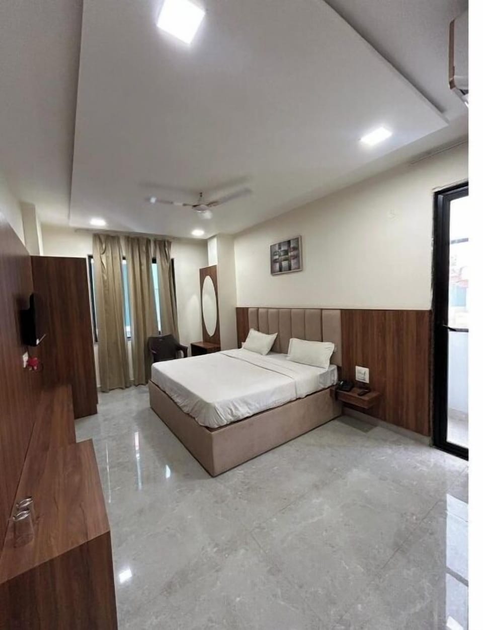 Deluxe Room | Free WiFi