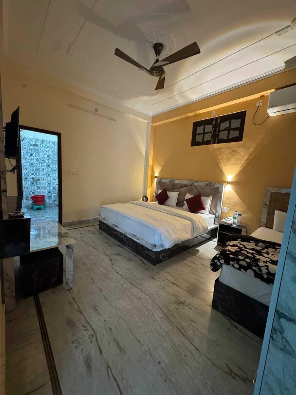 Deluxe Triple Room | Free WiFi