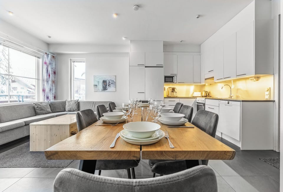 Comfort Apartment, Multiple Beds, Sauna, Courtyard View | Dining