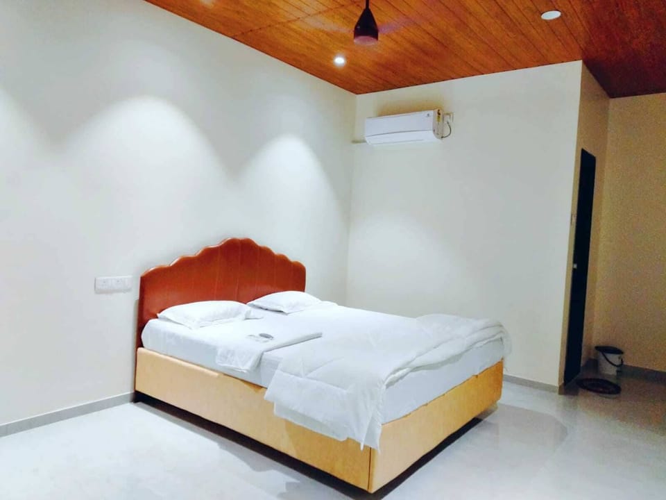 Deluxe Room, Garden View | WiFi (free)