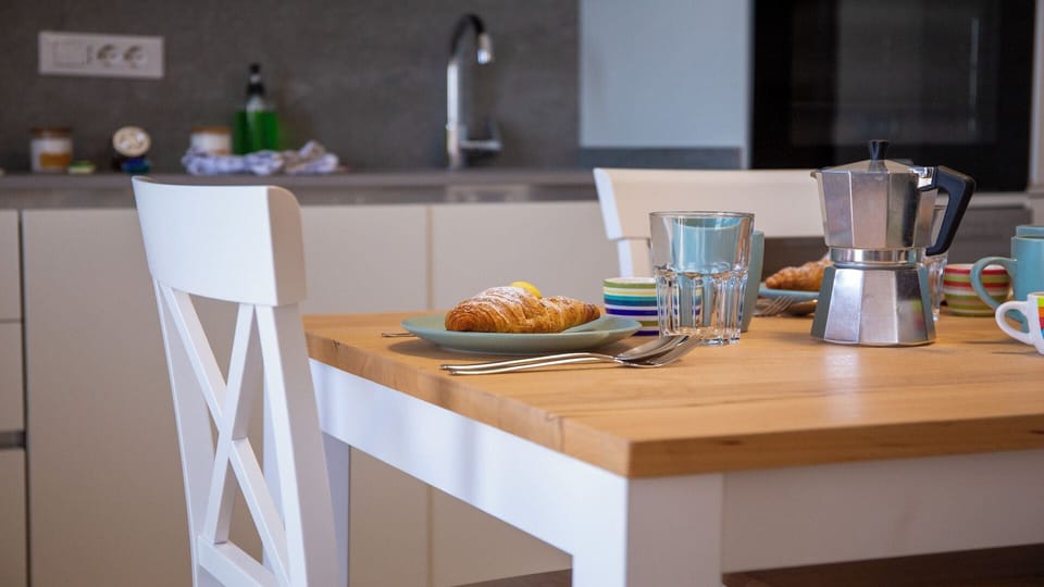 Comfort Apartment | Dining