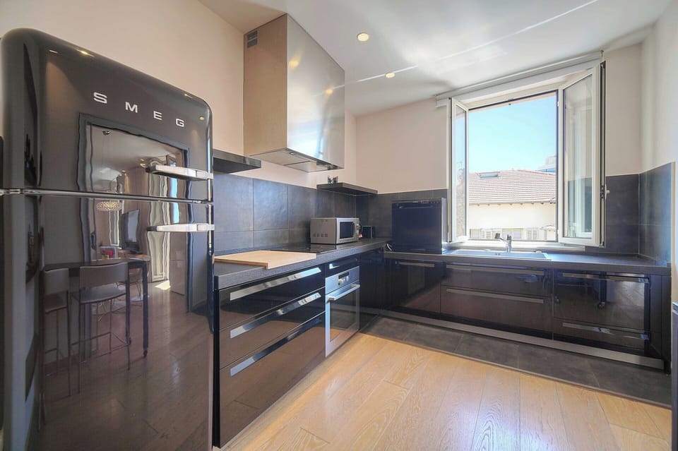 Apartment | Private kitchen | Coffee/tea maker, fridge, microwave, oven