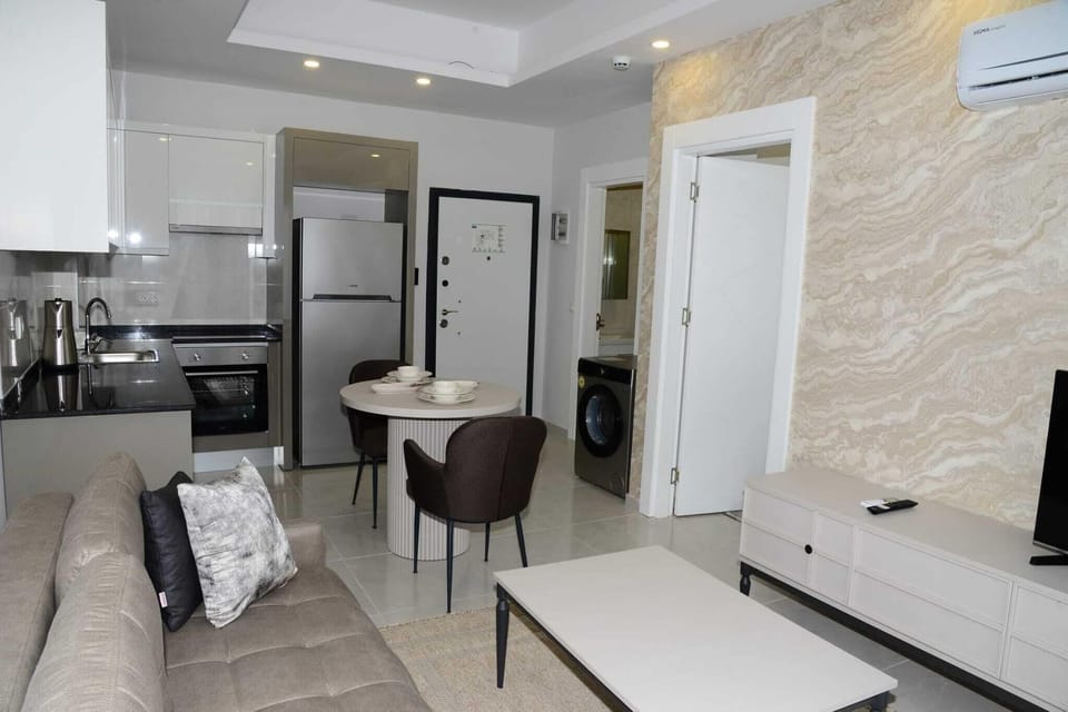 Standard Condo, Mountain View | Living area | TV