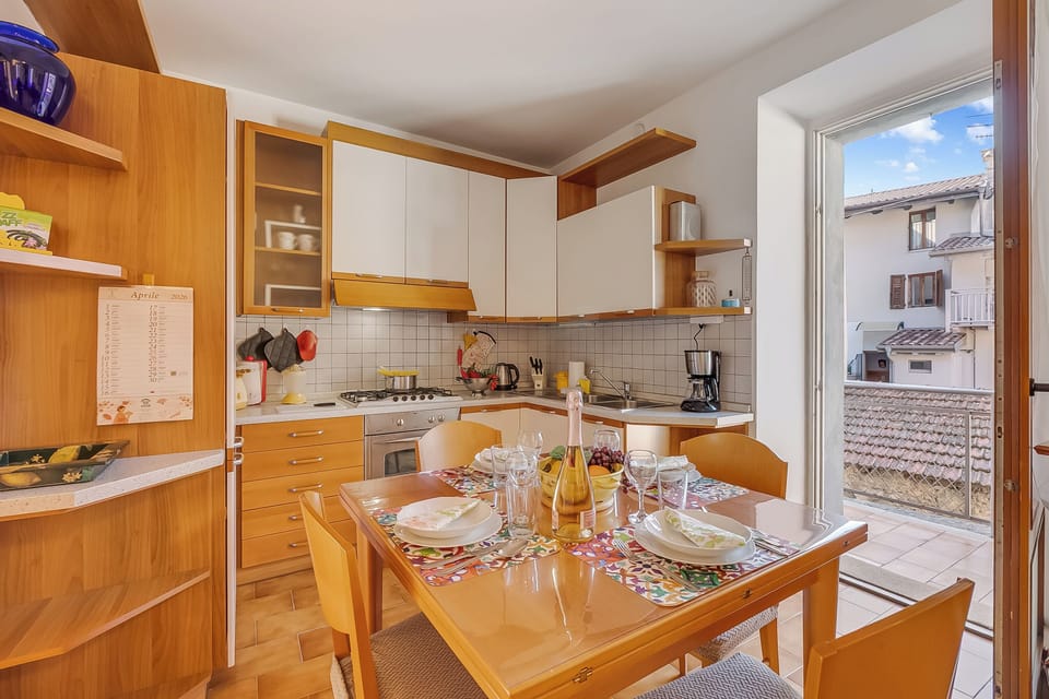 Standard Apartment, 2 Bedrooms, Balcony (Kirribilli House) | Private kitchen