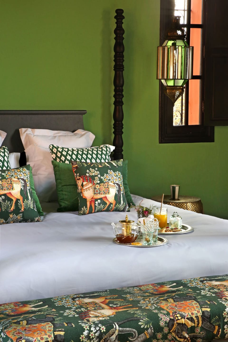 Signature Suite, Pool View | Premium bedding, minibar, in-room safe, blackout drapes