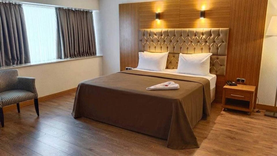 In-room safe, desk, laptop workspace, blackout drapes
