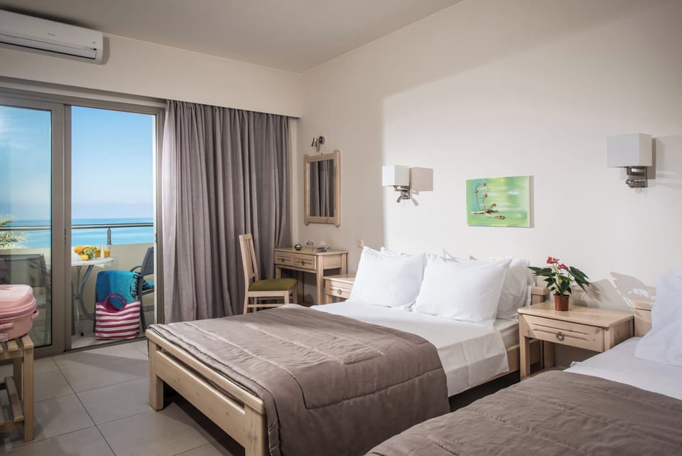 Triple Room, Sea View | Soundproofing, iron/ironing board, free cribs/infant beds, free WiFi